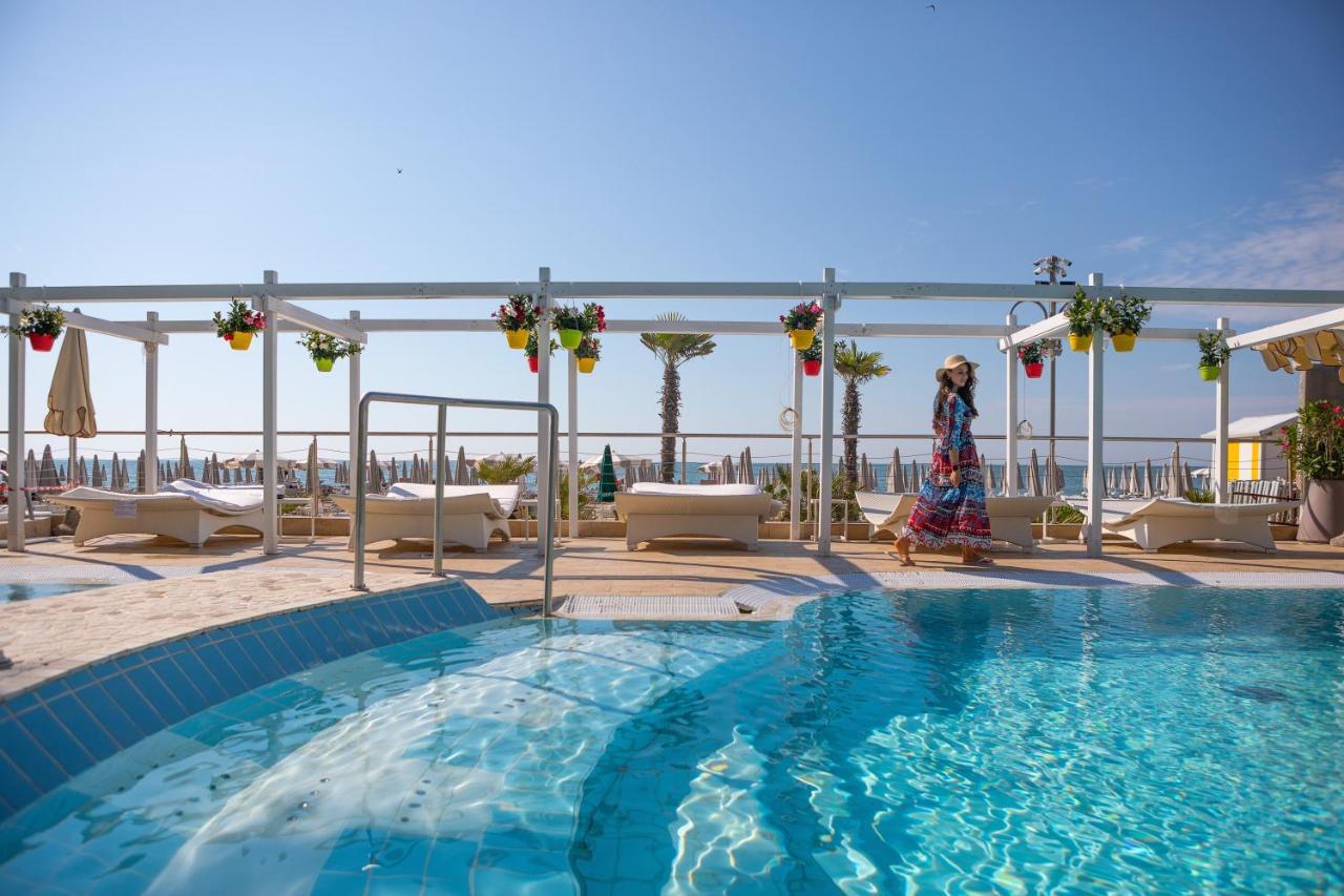 Hotel Nettuno Lido di Jesolo Esterno foto