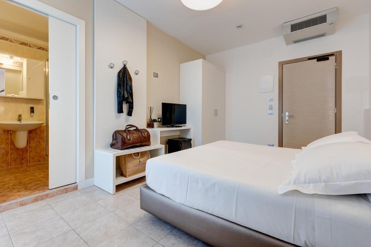 Hotel Nettuno Lido di Jesolo Esterno foto