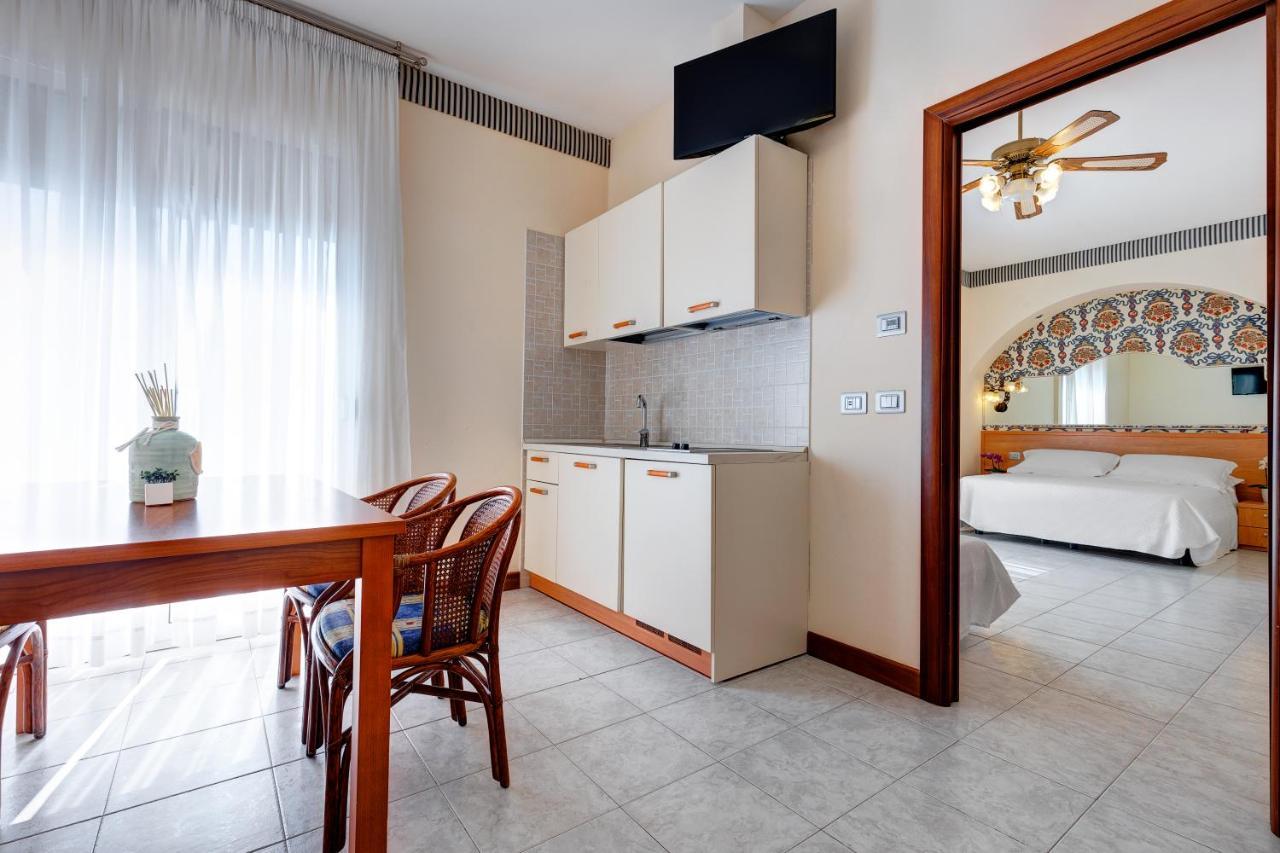 Hotel Nettuno Lido di Jesolo Esterno foto