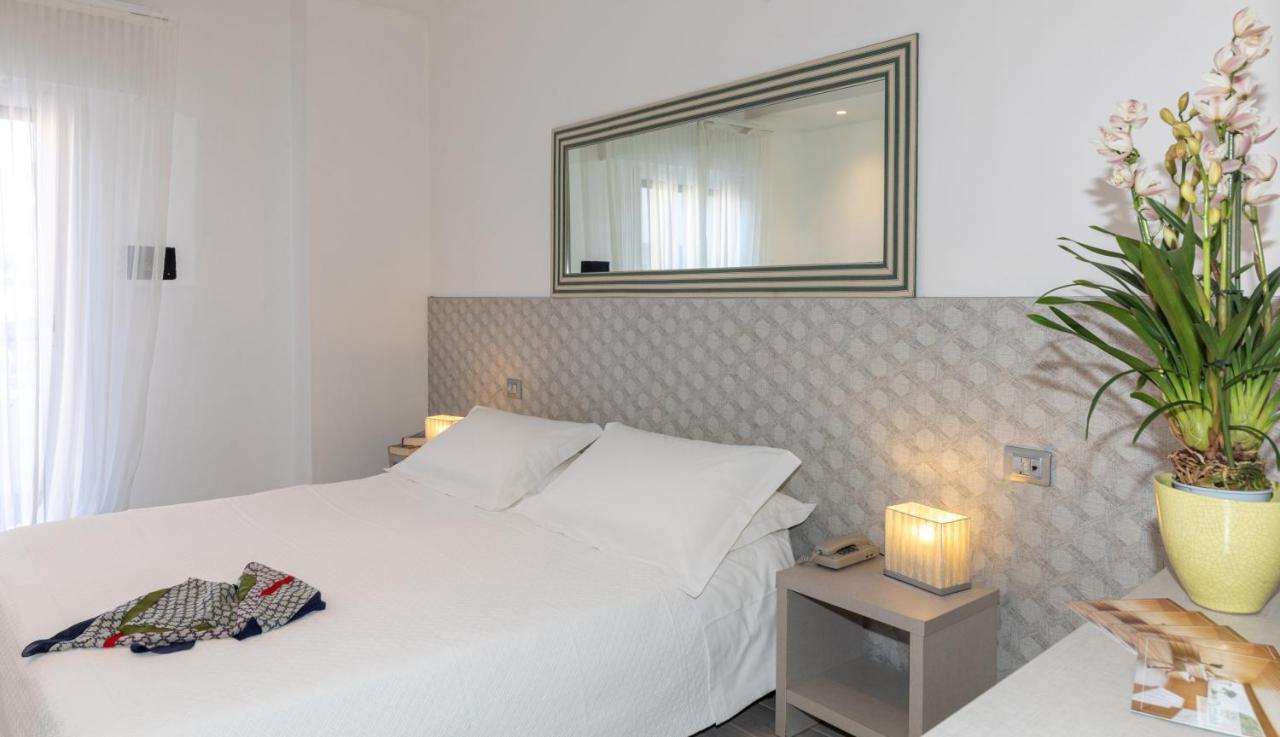 Hotel Nettuno Lido di Jesolo Esterno foto