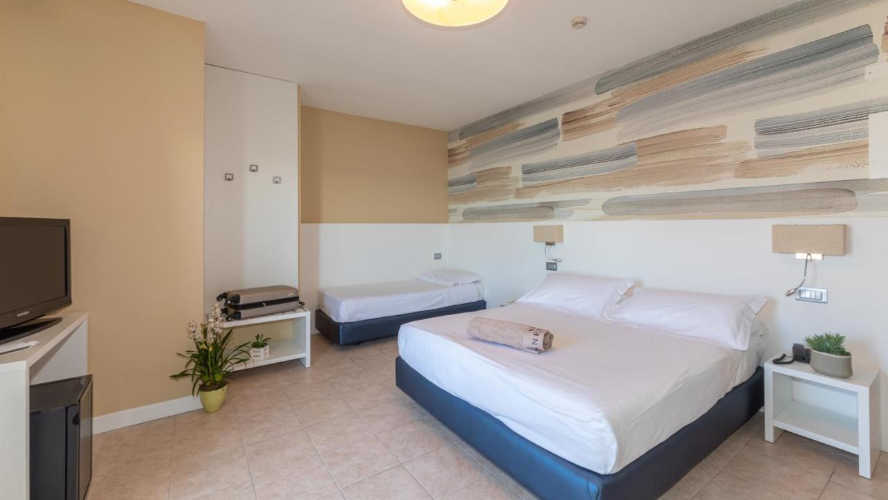 Hotel Nettuno Lido di Jesolo Esterno foto